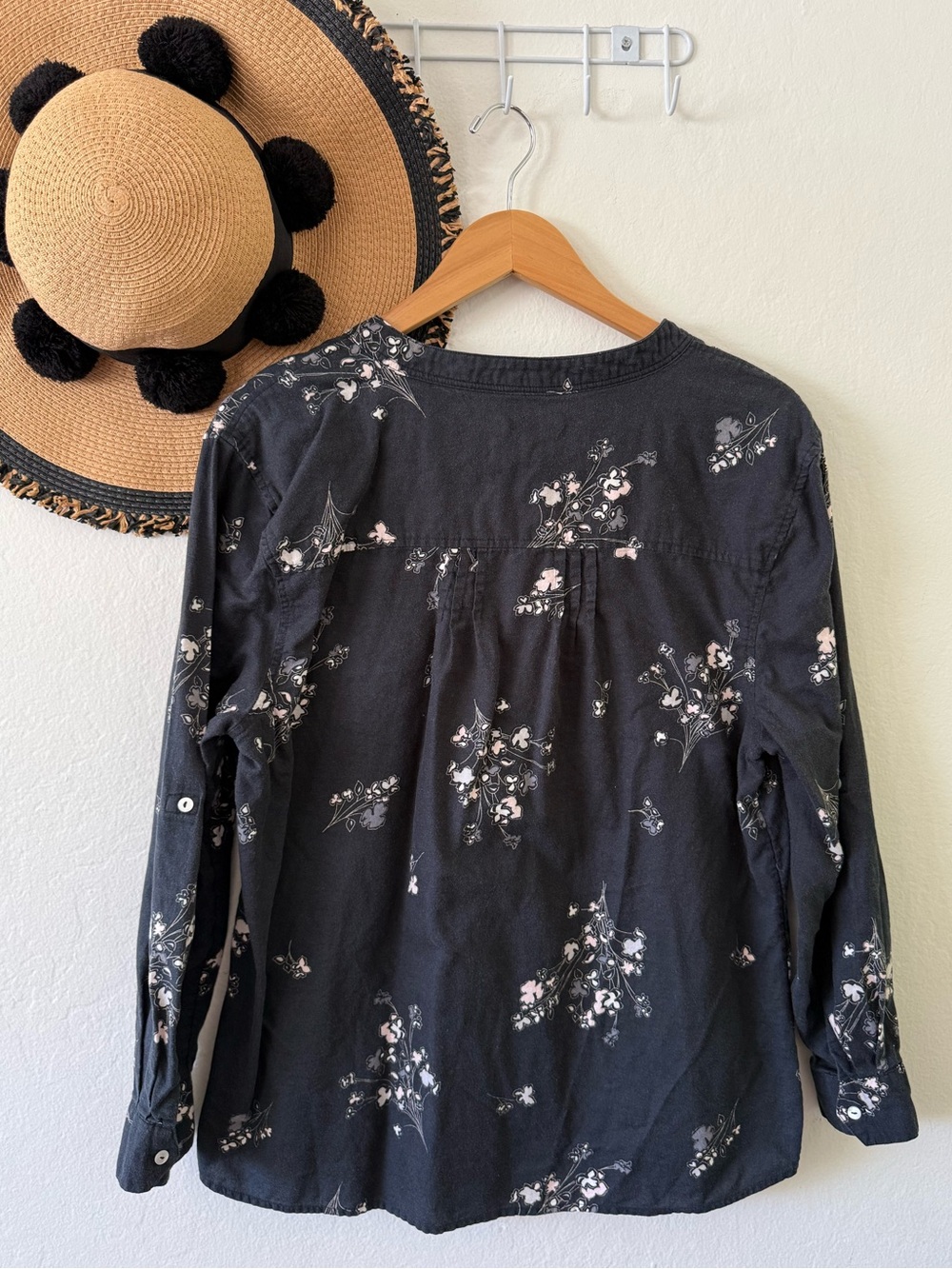 Carve Designs Organic Cotton Black Floral Popover Tunic Top Size Large - Picture 4 of 10